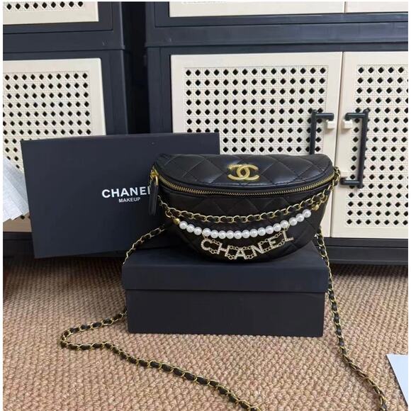 Chanel Black Bum Bag *VIP GWP* - Picture 6 of 6